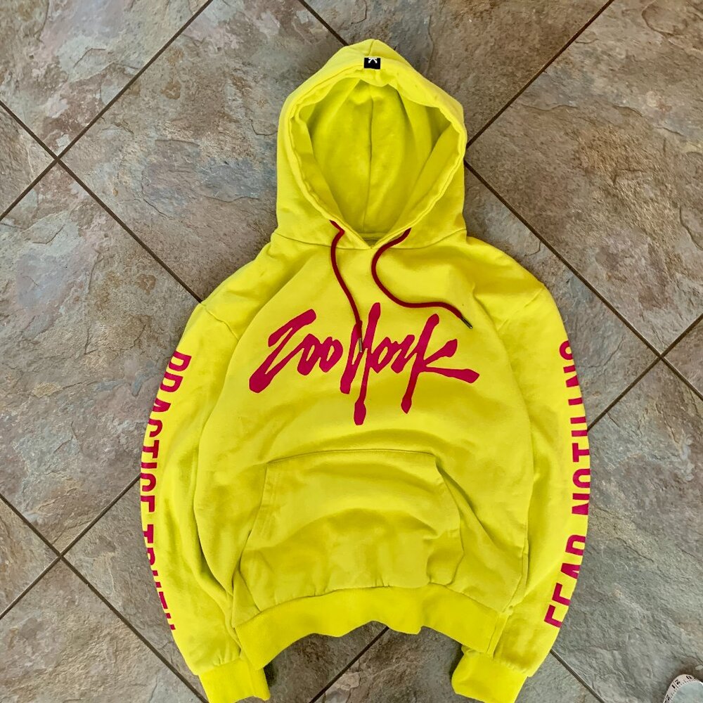 Zoo York Hoodie Men's Medium All Over Print Yellow Green Y2K Script Logo Street